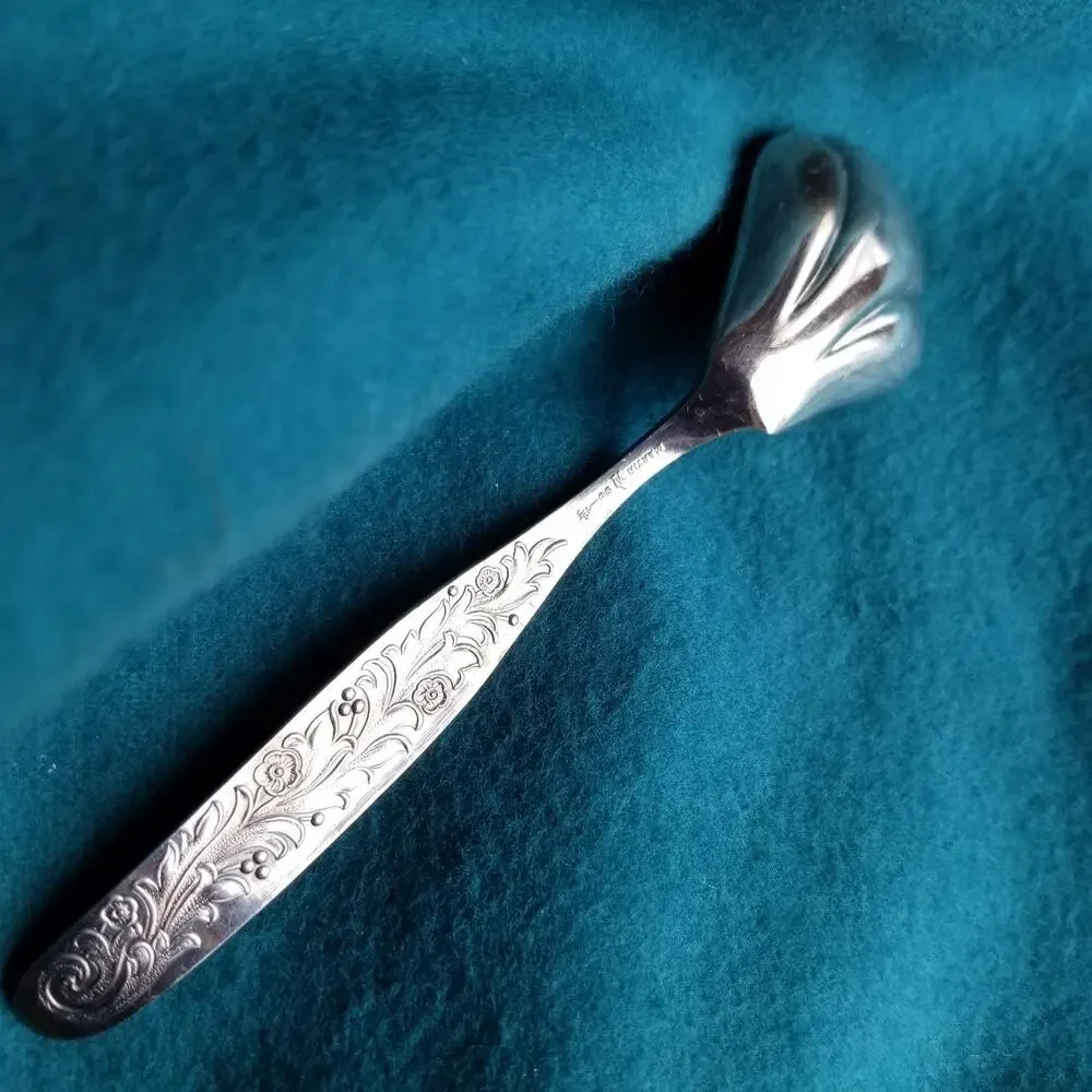 Martin Silverplate Sugar Shell Spoon 5 1/8 Embossed Scroll Flowers 90-1 1/2 MTN7